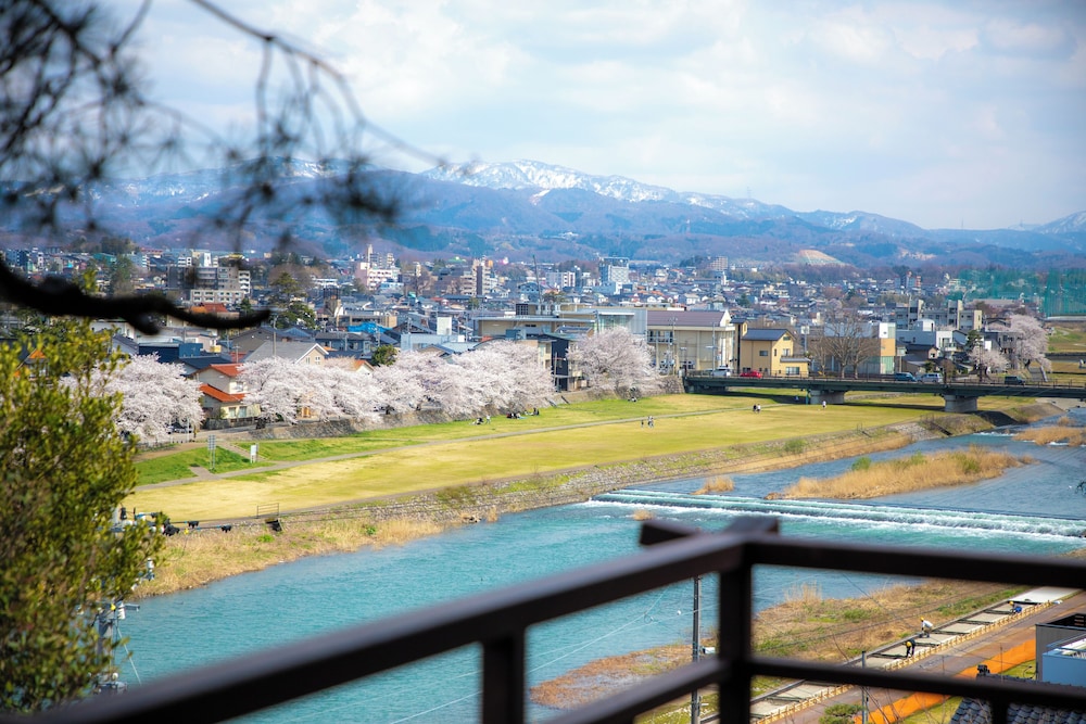 金沢の宿　由屋るる犀々 小松