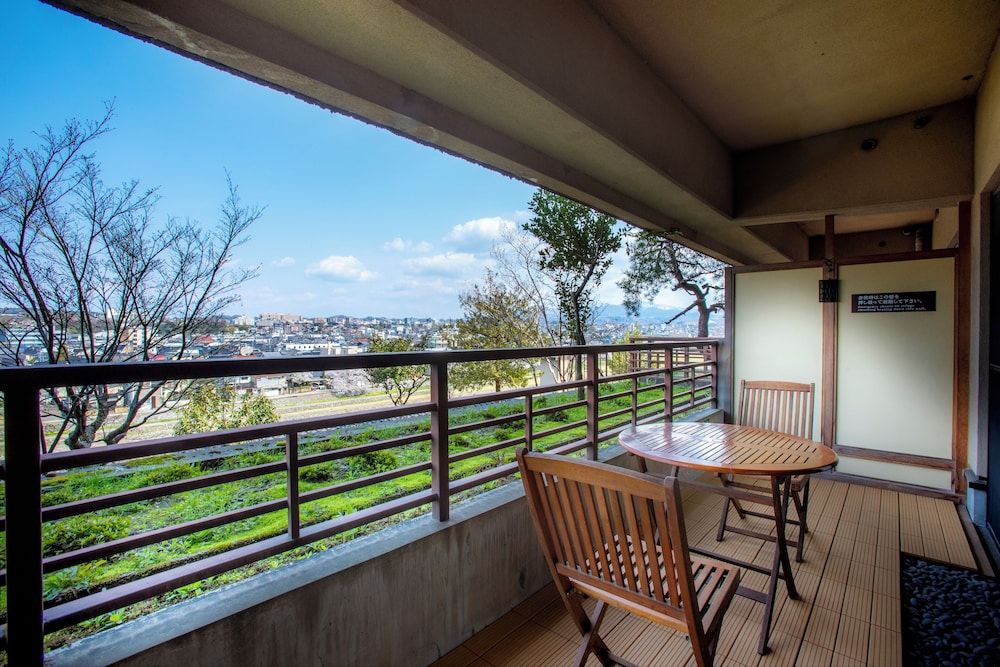 金沢の宿　由屋るる犀々 小松