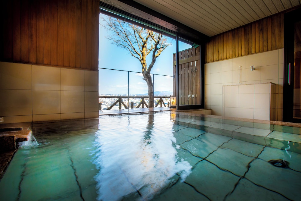 金沢の宿　由屋るる犀々 小松