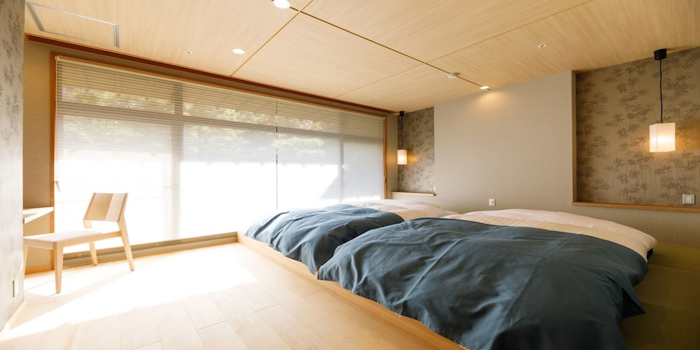 あわづ温泉喜多八 小松