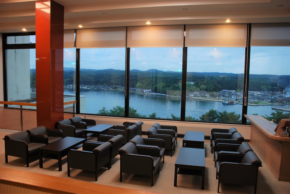 能登牡蠣の宿 キャッスル真名井 小松