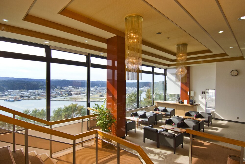 能登牡蠣の宿 キャッスル真名井 小松