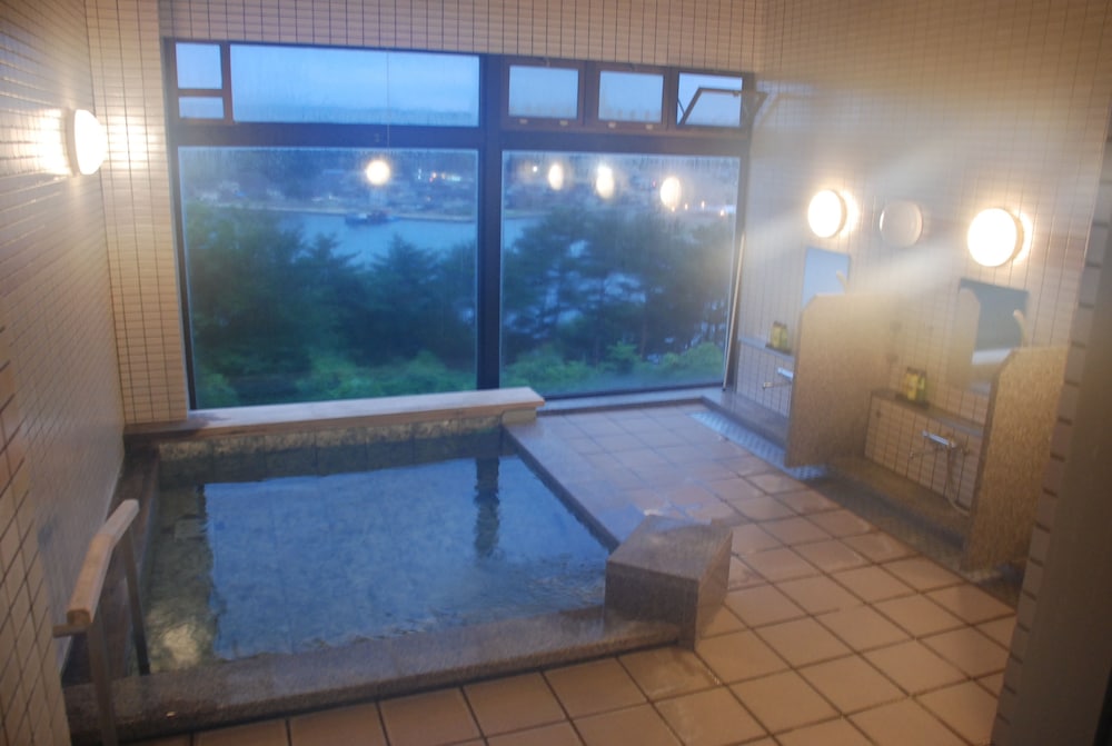 能登牡蠣の宿 キャッスル真名井 小松