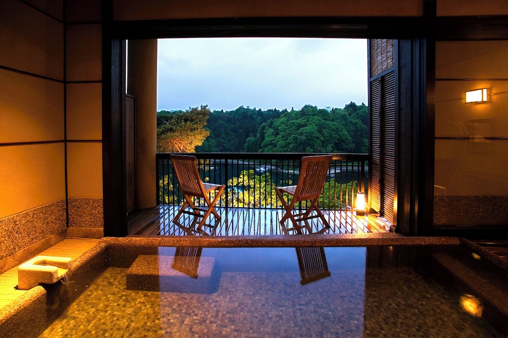 能登 九十九湾百楽荘 小松