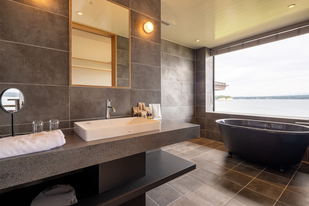 一能登島 HITOTSU NOTOJIMA 小松