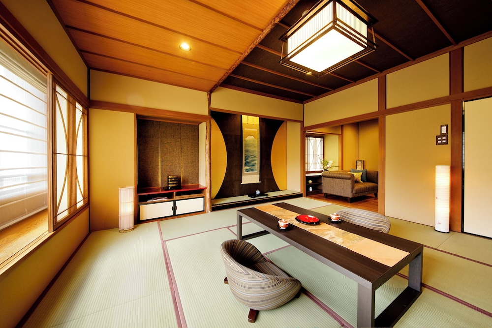 金澤湯涌温泉 百楽荘 小松