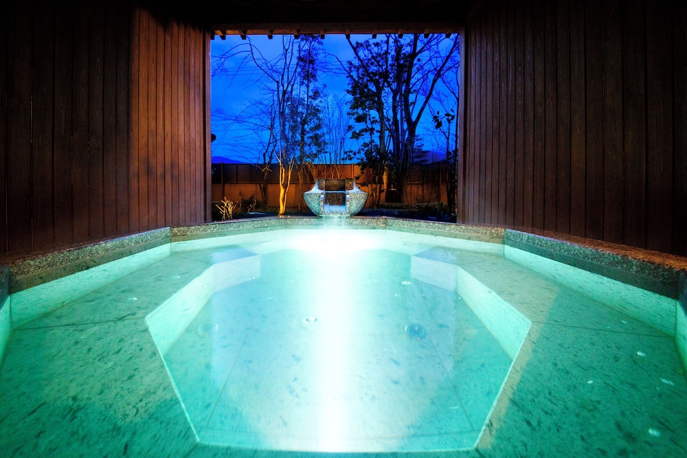 金澤湯涌温泉 百楽荘 小松