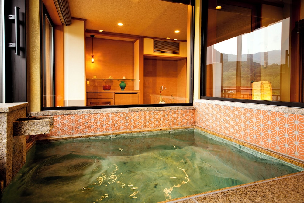 金澤湯涌温泉 百楽荘 小松