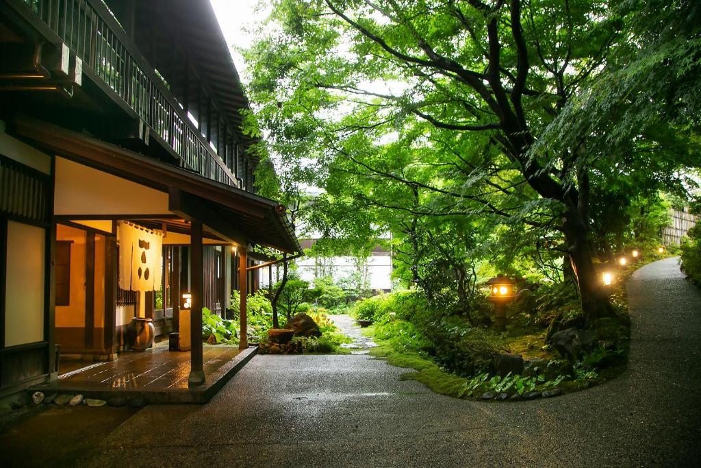 川魚・山菜料理　和田屋 小松