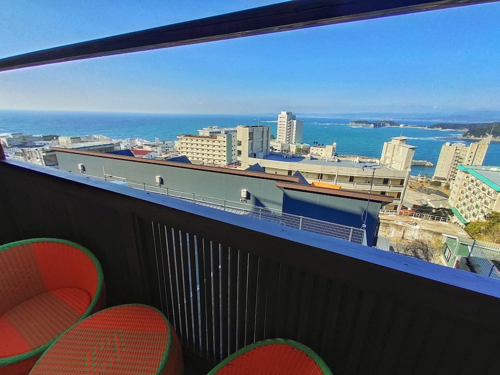 THE HILLS 白浜 南紀白浜