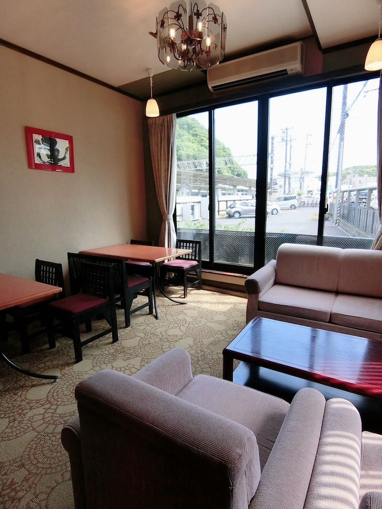 民宿 INN しらはま 駅の宿 南紀白浜