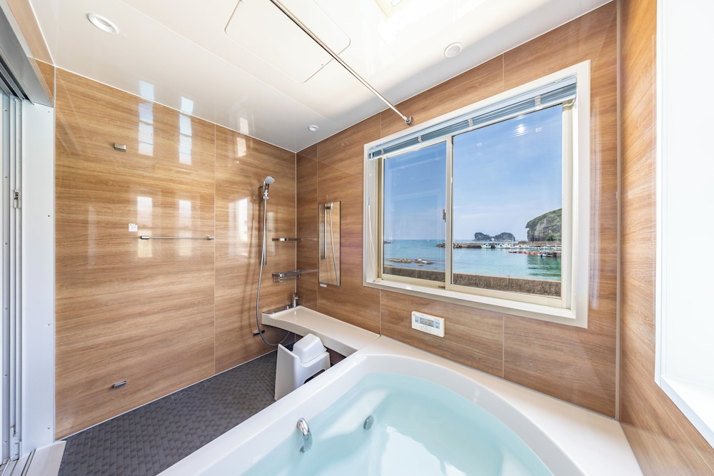 DAIKYO SHIRAHAMA CONDOMINIUM 南紀白浜