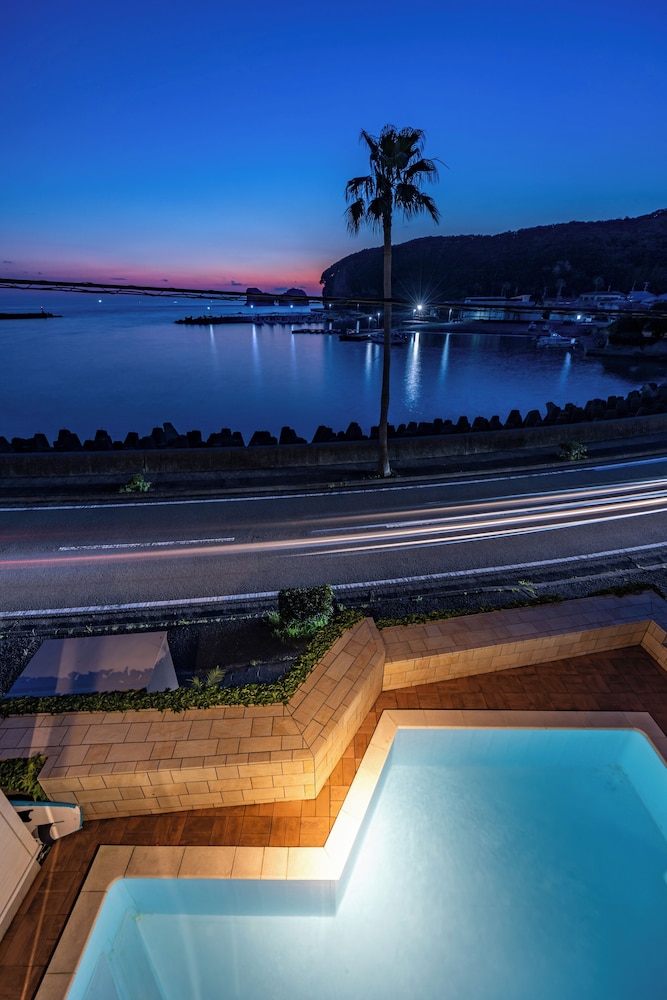 DAIKYO SHIRAHAMA CONDOMINIUM 南紀白浜