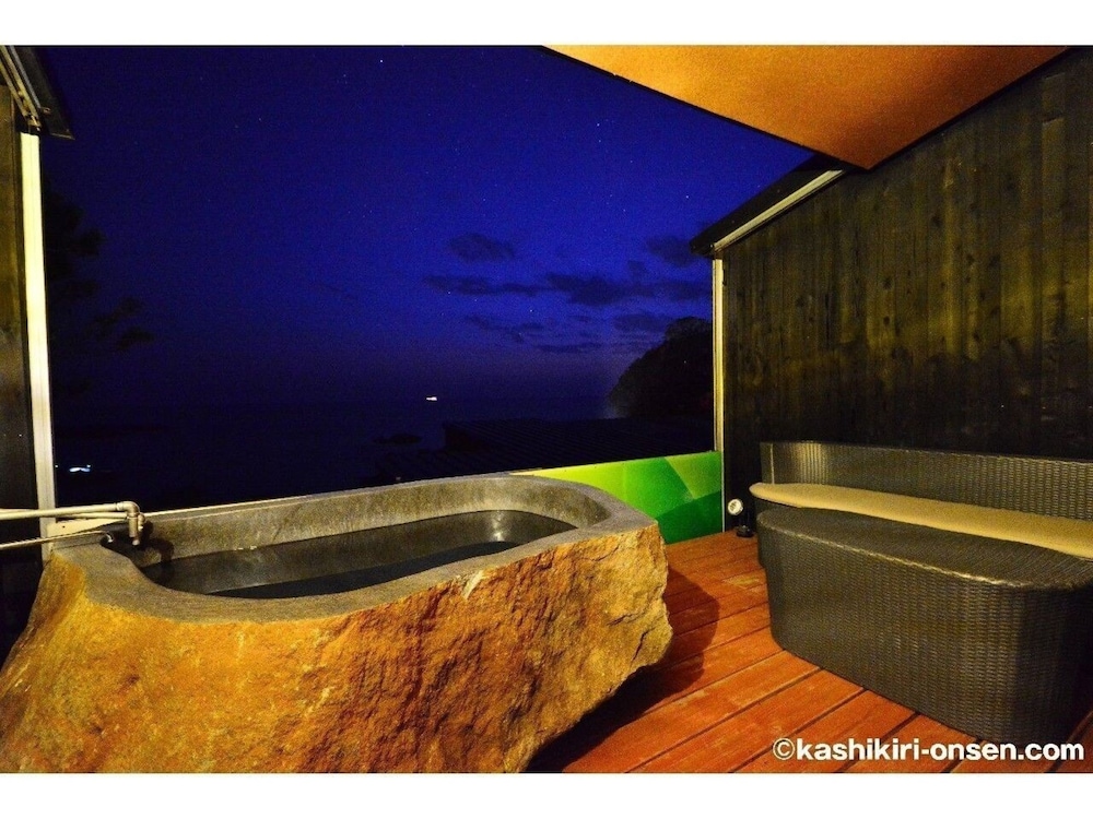 XYZ PRIVATE SPA AND SEASIDE RESORT 南紀白浜
