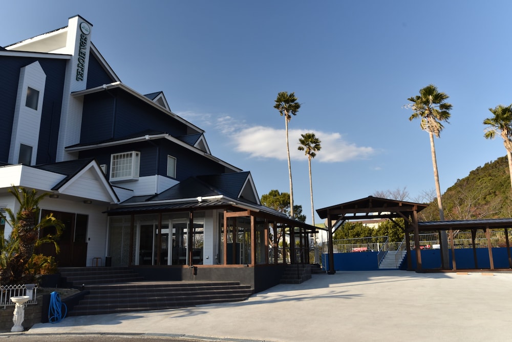 アレーズド・バレ　ＳＨＩＲＡＨＡＭＡ 南紀白浜