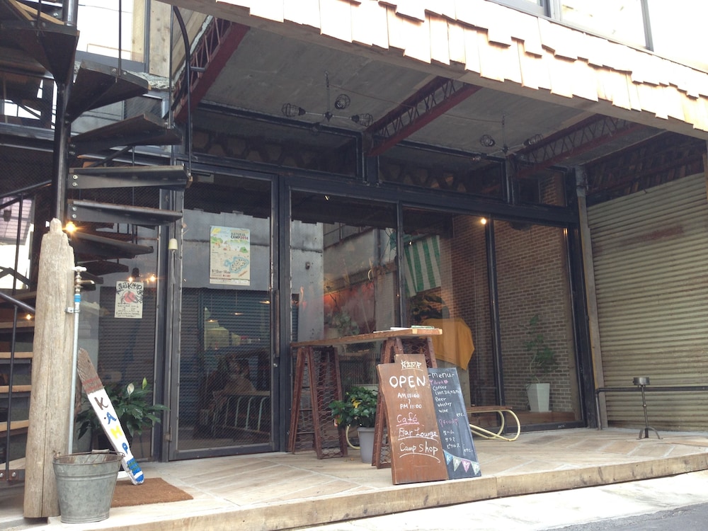 キャンプ奉還町バックパッカーズイン & ラウンジ 岡山