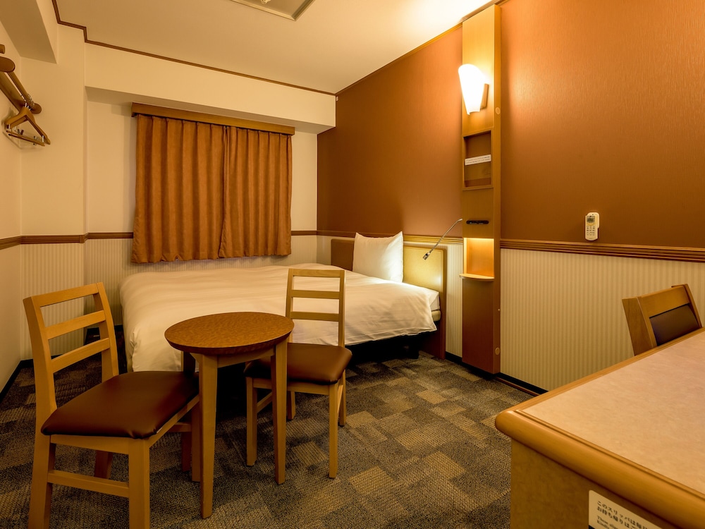 東横 INN 岡山駅西口右 岡山