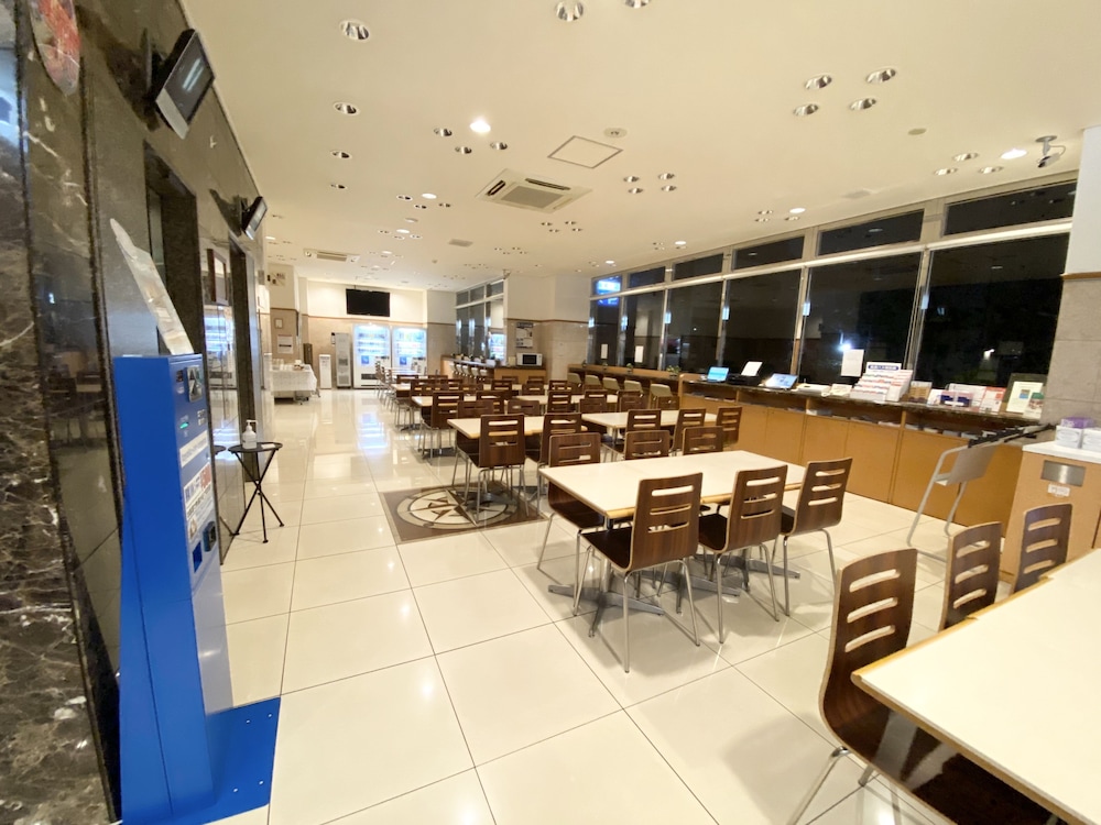 東横 INN 岡山駅西口広場 岡山