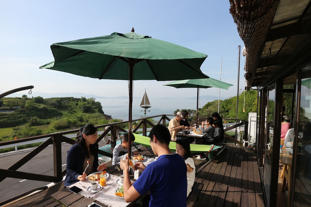 ペンション くろしお丸 岡山