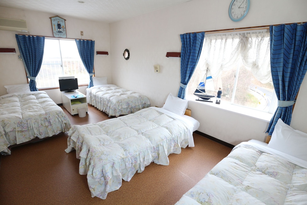 ペンション くろしお丸 岡山