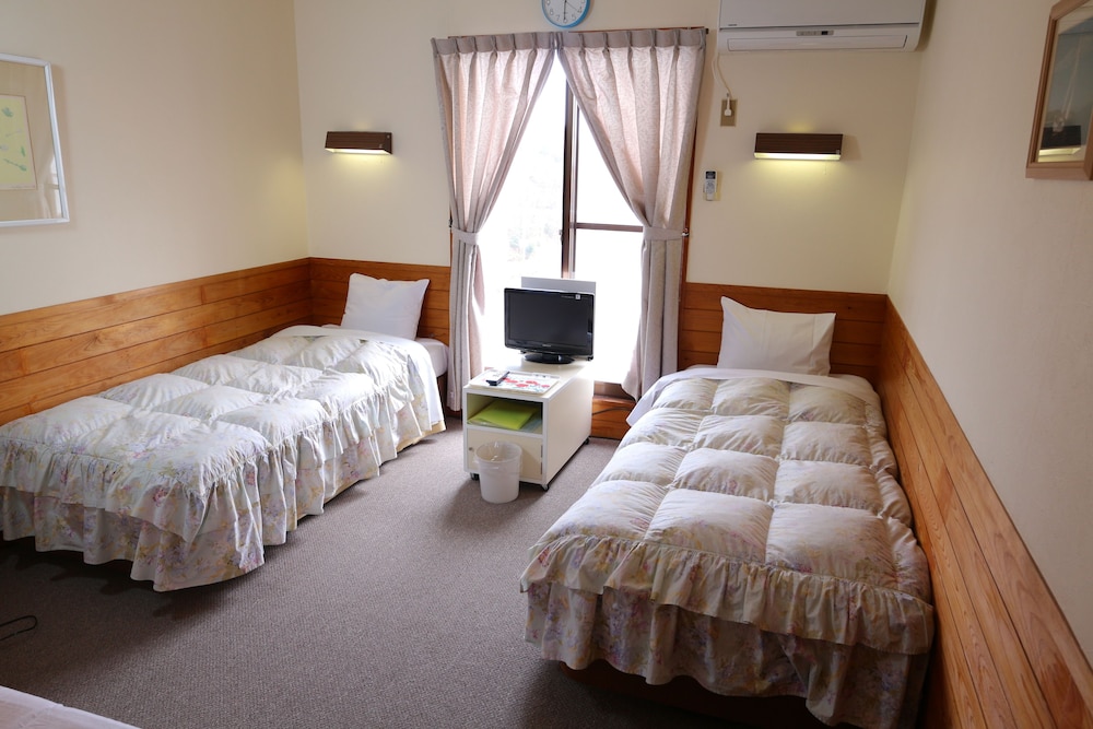 ペンション くろしお丸 岡山