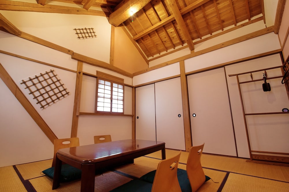 ゲストハウス ELEVEN VILLAGE 吹屋 岡山