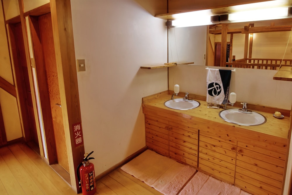 ゲストハウス ELEVEN VILLAGE 吹屋 岡山