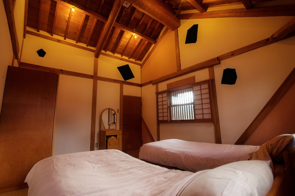 ゲストハウス ELEVEN VILLAGE 吹屋 岡山