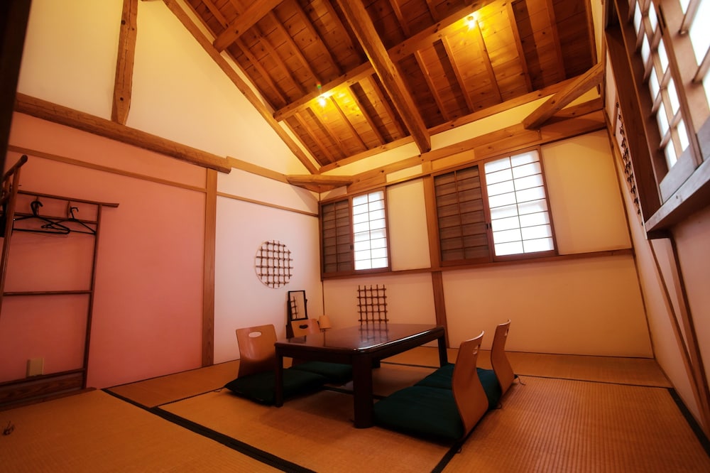 ゲストハウス ELEVEN VILLAGE 吹屋 岡山
