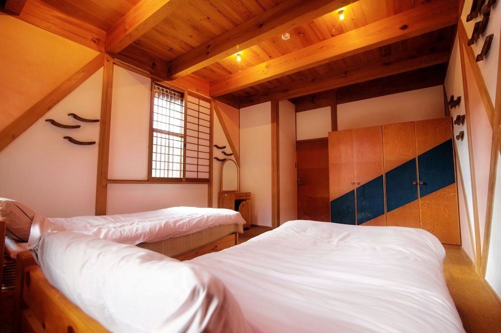 ゲストハウス ELEVEN VILLAGE 吹屋 岡山