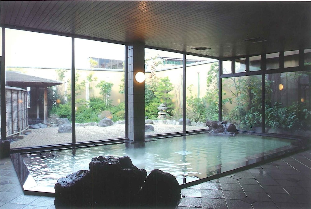 夕景湖畔 すいてんかく 出雲