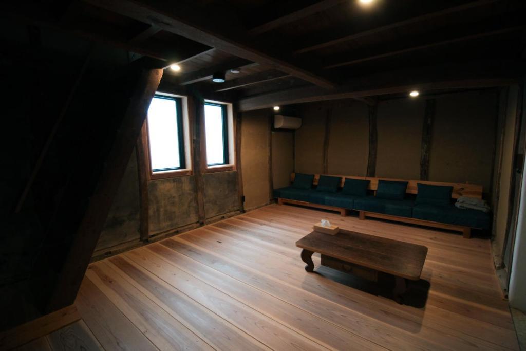 HÏSOM 湯里 出雲