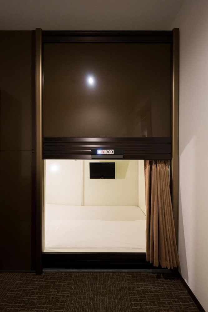 カプセルホテル CUBE 広島