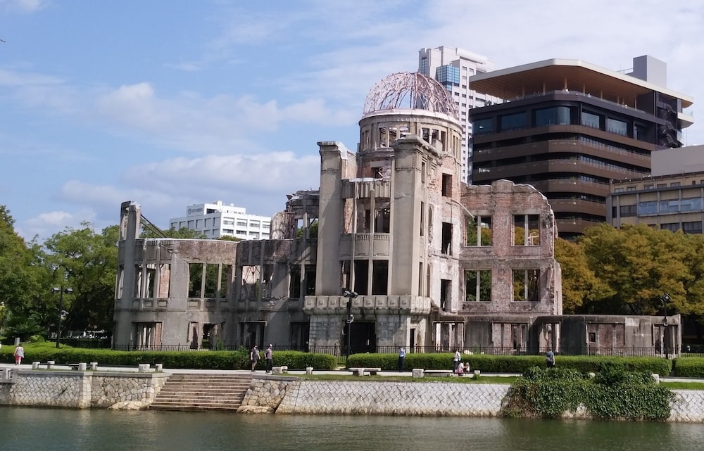 PINE TREE HOTEL 広島