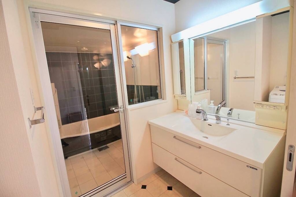 LUXES 比治山 広島