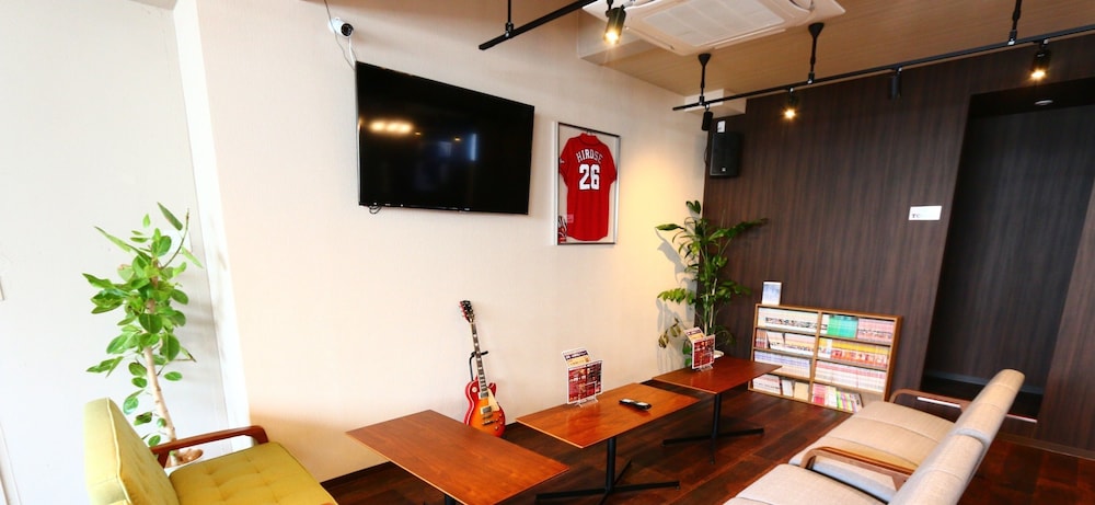 RED HELMET HOUSE&SPORTS BAR HIROSHIMA 広島