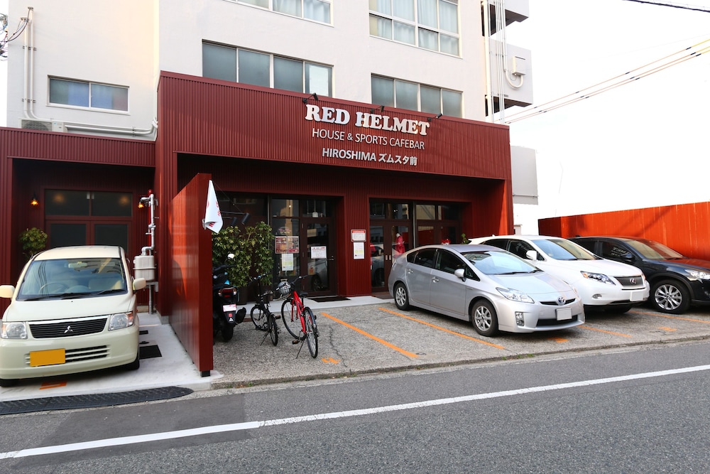 RED HELMET HOUSE&SPORTS BAR HIROSHIMA 広島