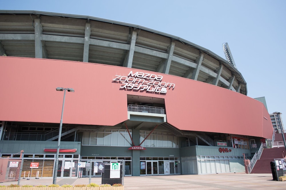 RED HELMET HOUSE&SPORTS BAR HIROSHIMA 広島