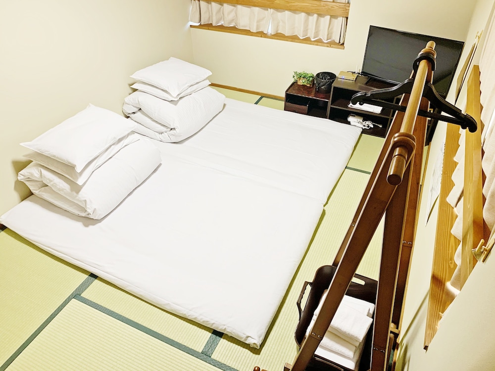 ゲスト ハウス 017 レイナ 川内 徳島
