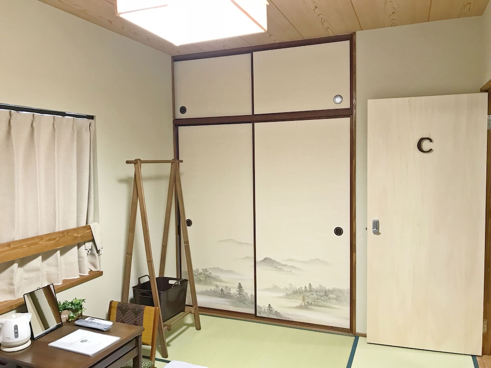 ゲスト ハウス 017 レイナ 川内 徳島