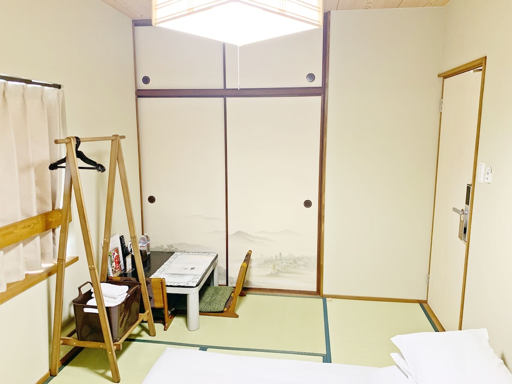 ゲスト ハウス 017 レイナ 川内 徳島