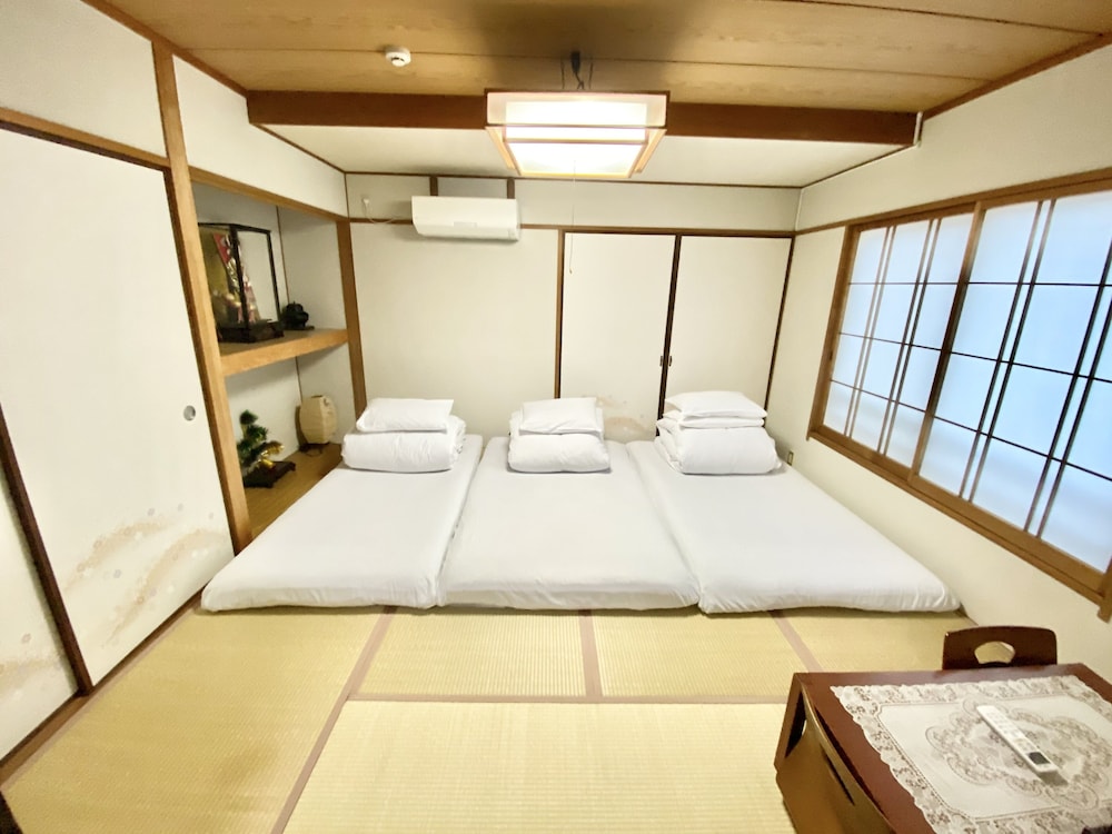 ゲスト ハウス 017 レイナ 徳島