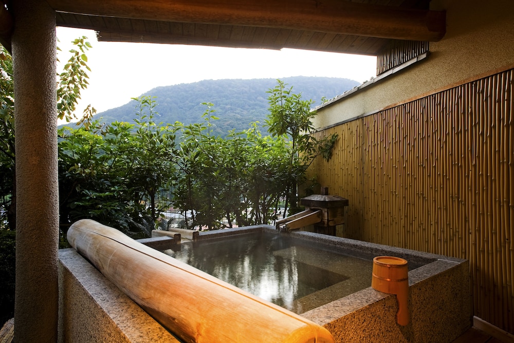 湯元こんぴら温泉華の湯 紅梅亭 高松