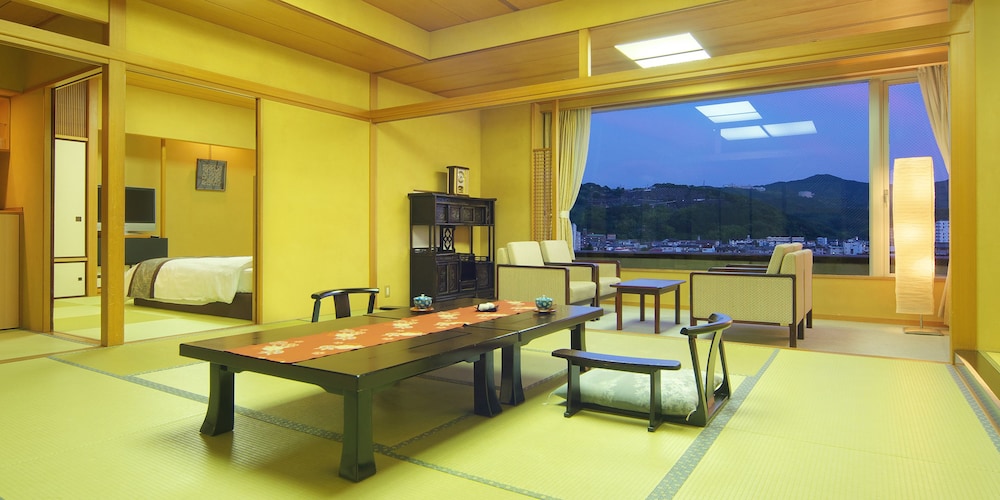 城西館 高知