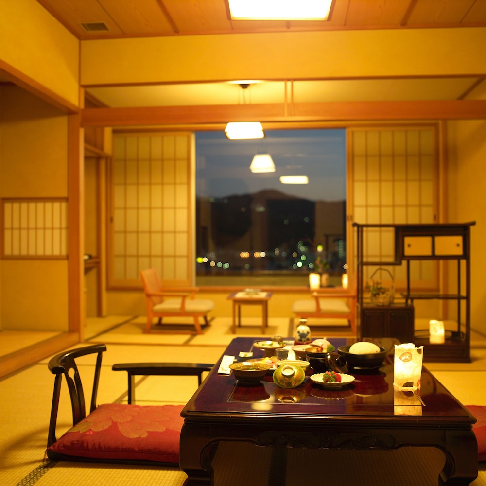 城西館 高知