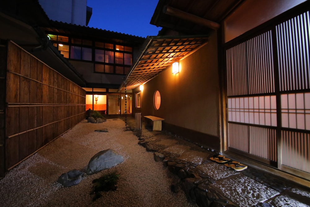 どうごや 松山