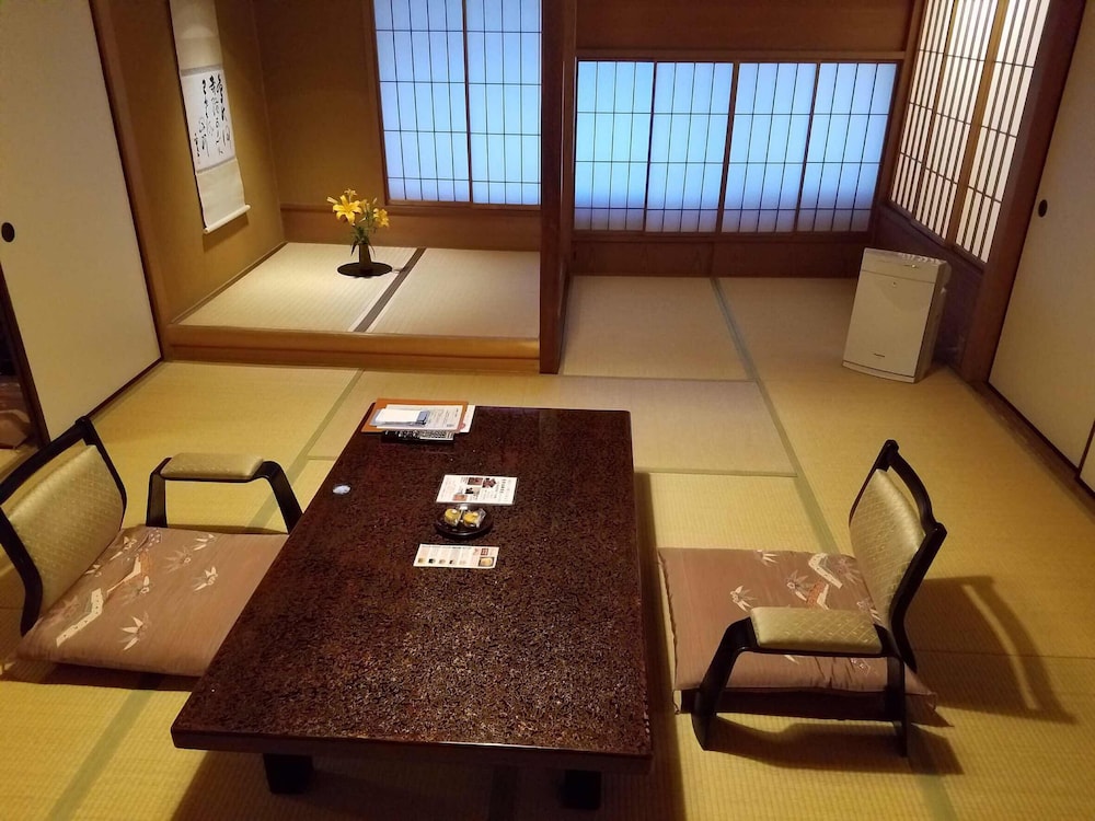 大和屋本店 松山