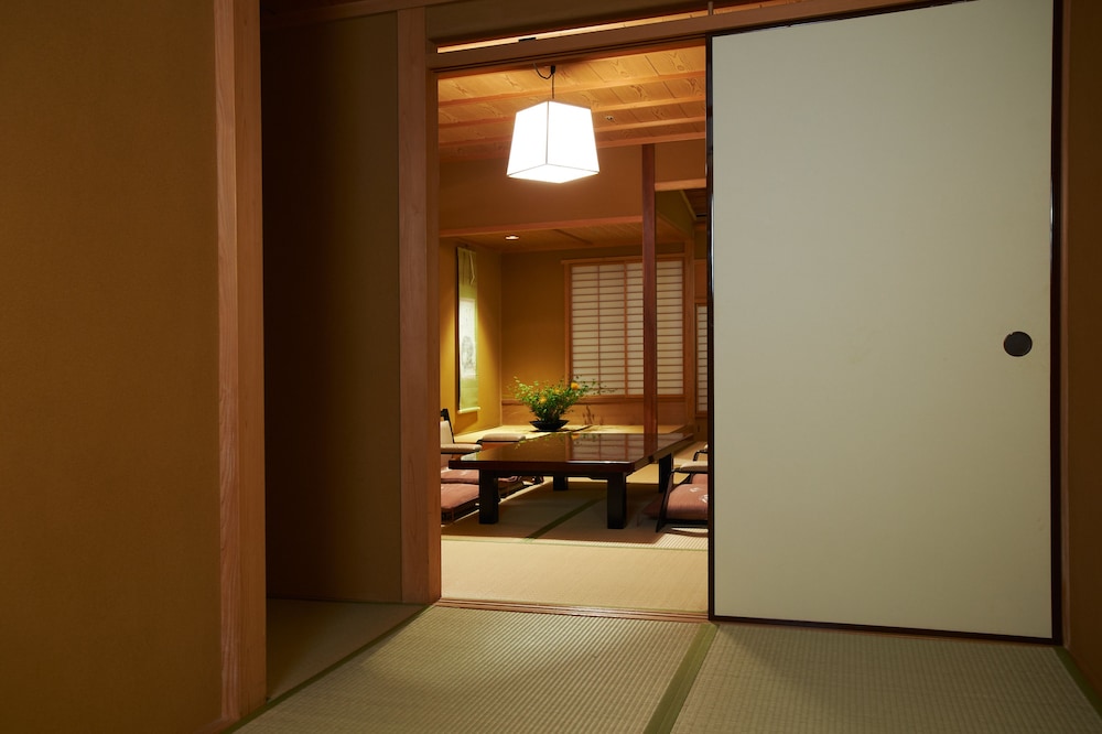 大和屋本店 松山