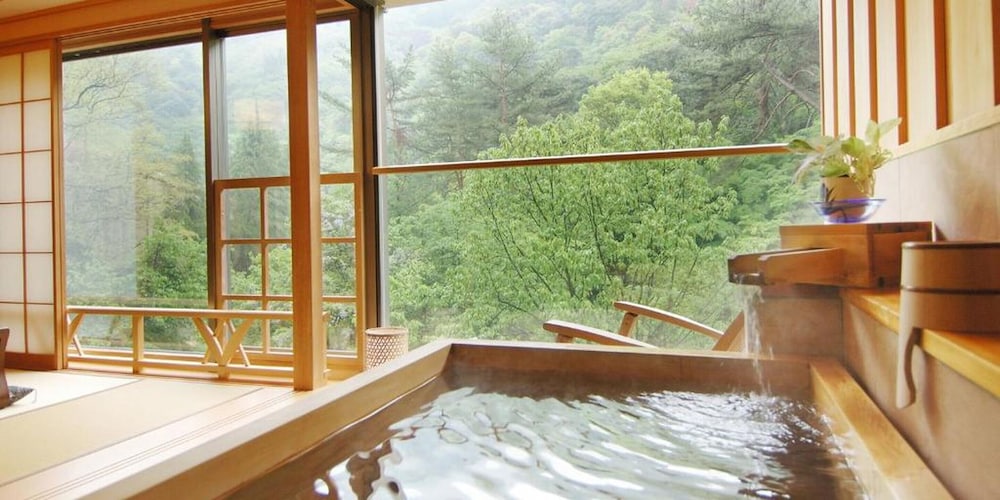 奥道後　壱湯の守 松山