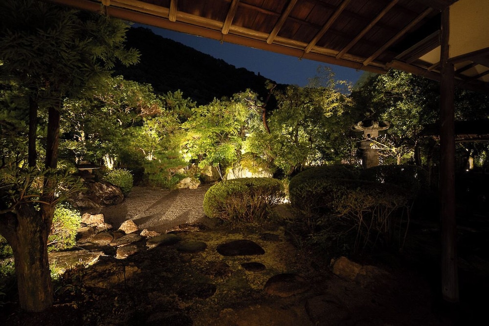 奥道後　壱湯の守 松山